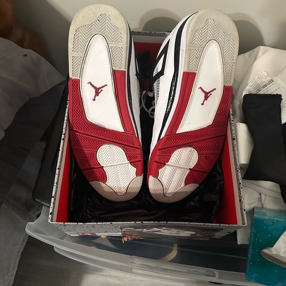Air Jordan 4 Retro White, black and Red Sneakers - Picture 8 of 8
